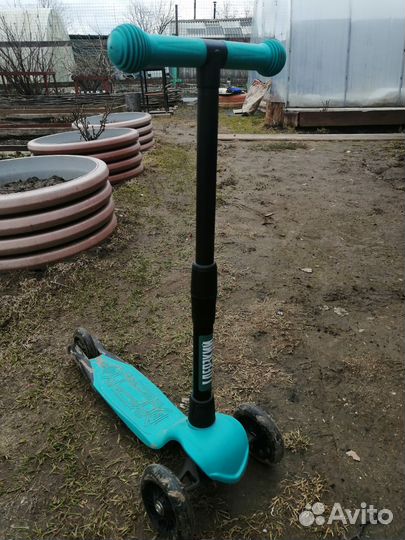 Самокат детский со светящимися колесами