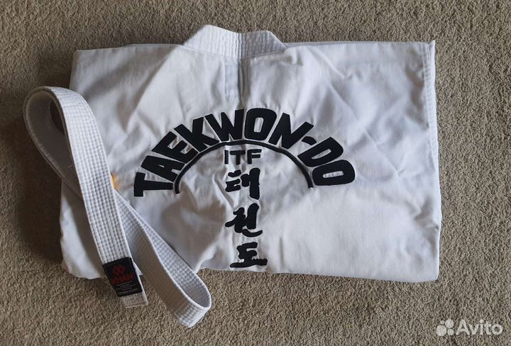 Костюм для тхэквондо