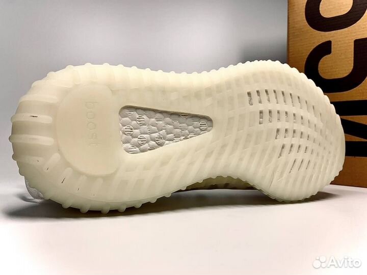 Кроссовки adidas yeezy boost 360 белые