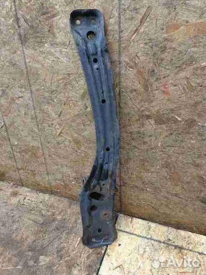 Балка передняя Toyota Avensis 1 T220