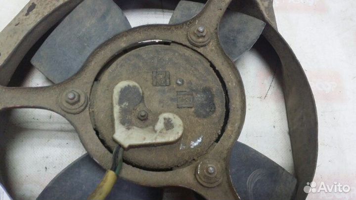 Вентилятор радиатора Volkswagen Passat B3 EZ