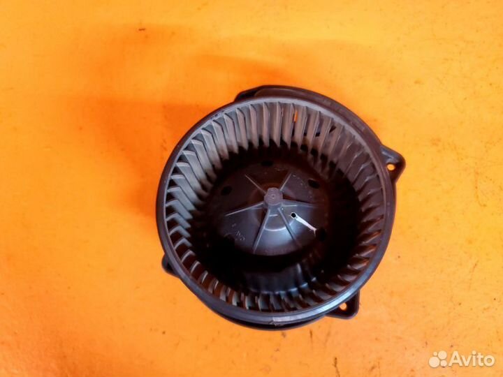 Вентилятор отопителя салона Hummer H3 2006
