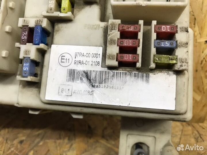 Блок предохранителей салонный Ford Focus 2 седан