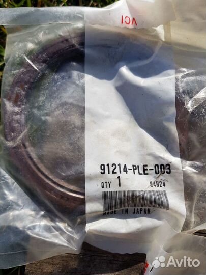 91214PLE003 сальник на b20b и т.п. Новый в упаковк