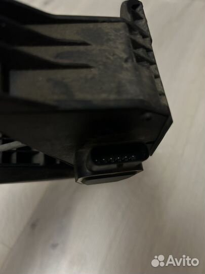 Педаль газа mercedes w204