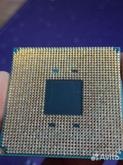 Процессор AMD Ryzen 3 2200G