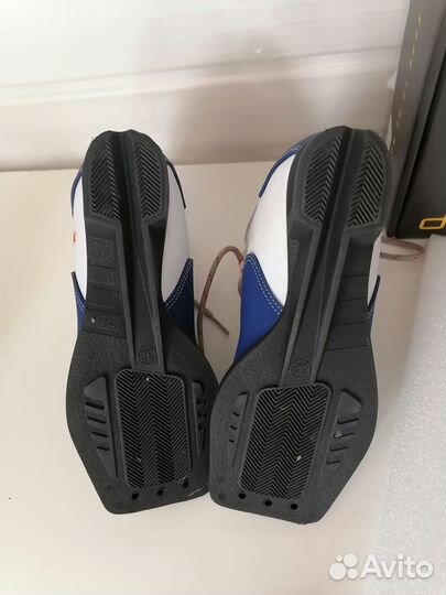 Продам детские лыжные ботинки размер 32