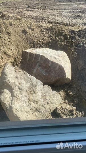 Гранитный камень