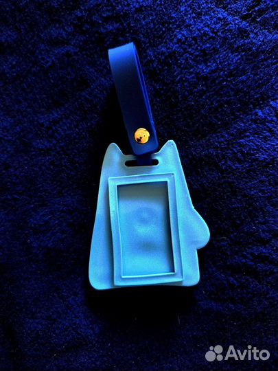 Брелок-держатель для платежного стикера