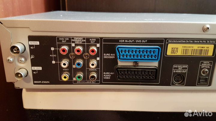 Видеомагнитофон VHS+DVD LG