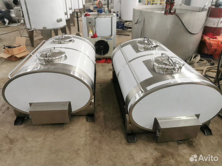 Молоковоз 3000л 2 секции,автоцистерна для молока