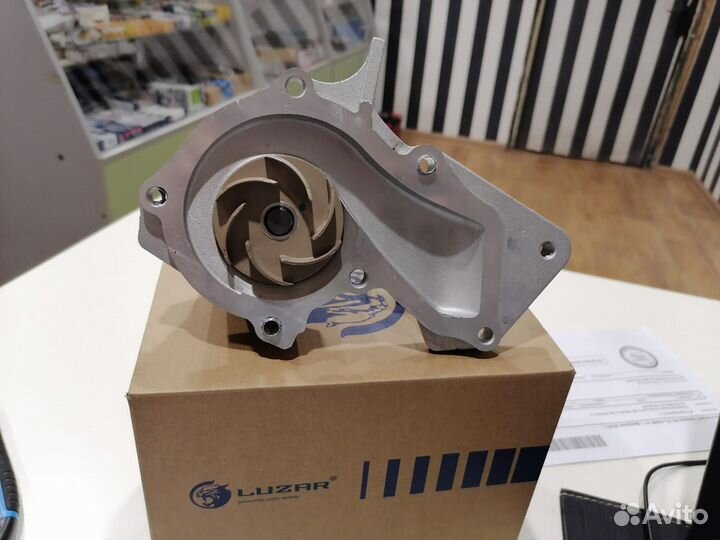 Помпа водяная Ford