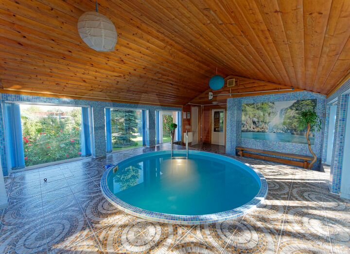 Коттедж 172 м² на участке 12 сот.