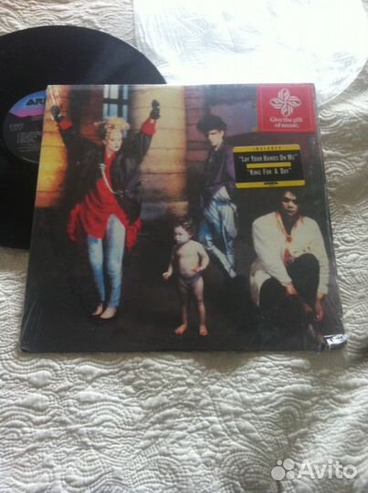 Thompson Twins - Here's to Future Days