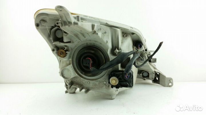 Фара левая Toyota Passo Sette M502E 2010