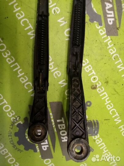 Поводок стеклоочистителя Nissan Terrano R50 ZD30