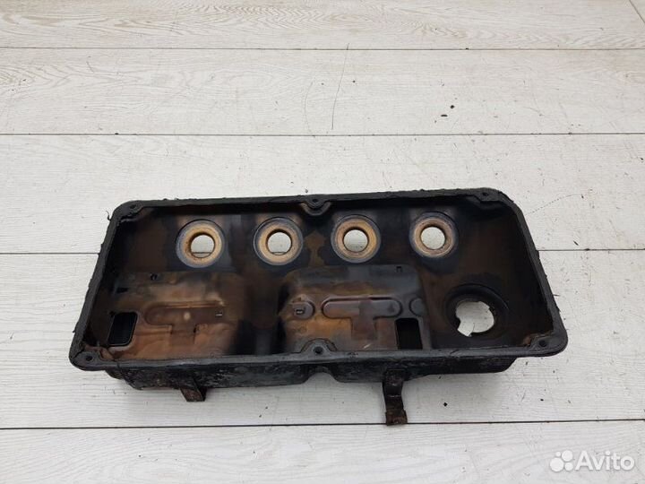 Клапанная крышка Mitsubishi Lancer 9 4G18 2004