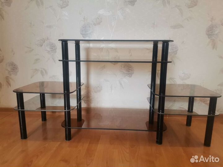 Стеклянная тумба под тв
