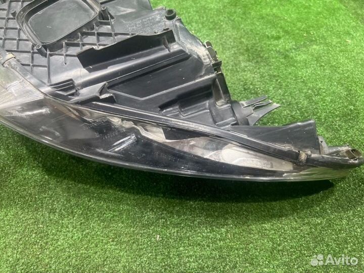 Фара галогеновая передняя правая Renault Megane