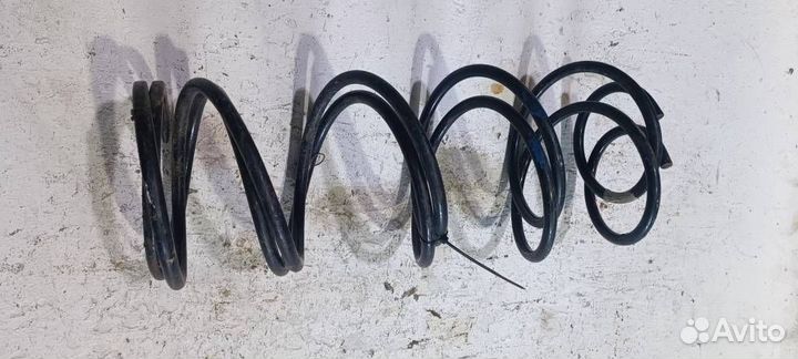 Пружина задняя Лексус LX 3