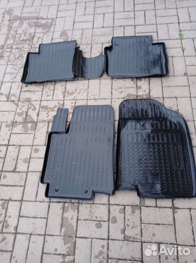 Резиновые коврики для solaris