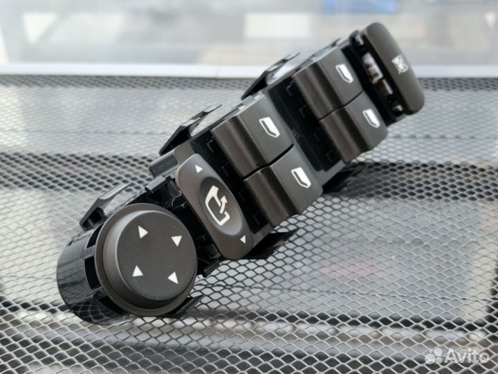 Блок кнопок стеклоподъемников Peugeot Citroen