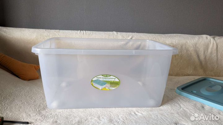 Контейнер/ящик с крышкой на колёсиках