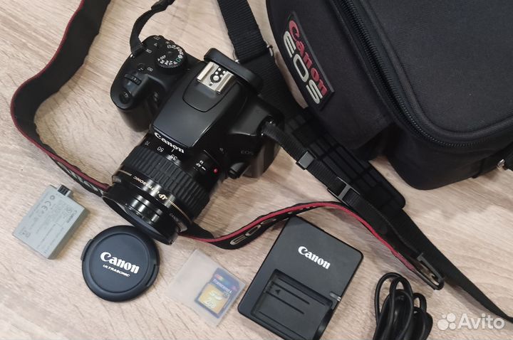 Canon EOS 1000D Зеркальный фотоаппарат