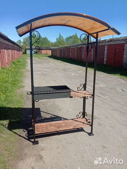 Мангал с крышей