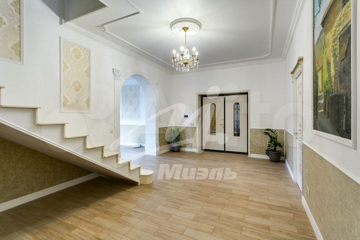 Коттедж 484 м² на участке 15 сот.