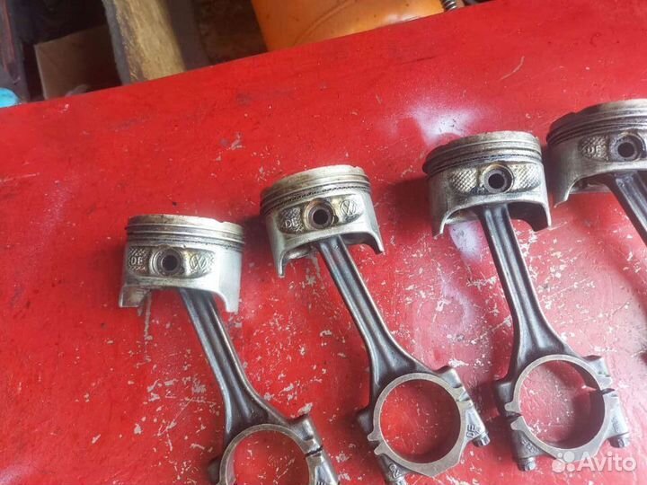 Поршень с шатуном VW Golf IV 1.4 16V AKQ AUA