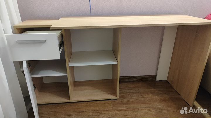 Письменный стол