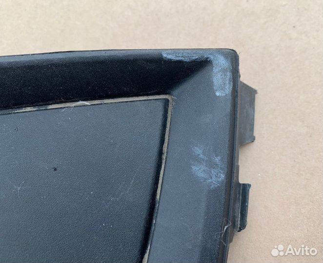 Заглушка, рамка птф правая Volvo XC60 2