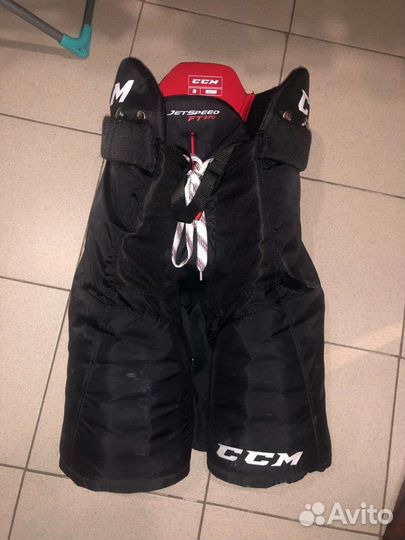 Хоккейные шорты, нагрудник, краги