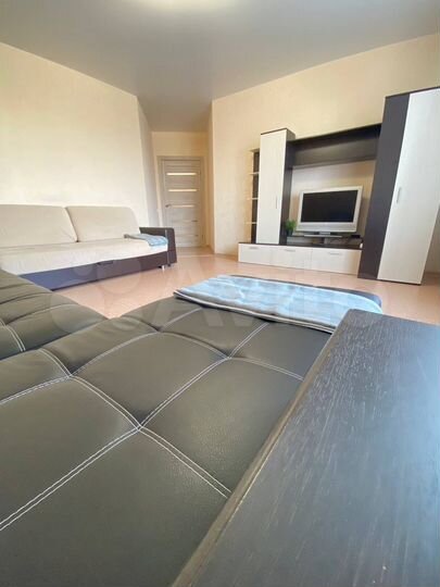 2-к. квартира, 67 м², 8/10 эт.