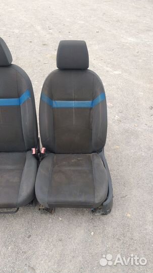 Передние сиденья комплект Ford Kuga 1