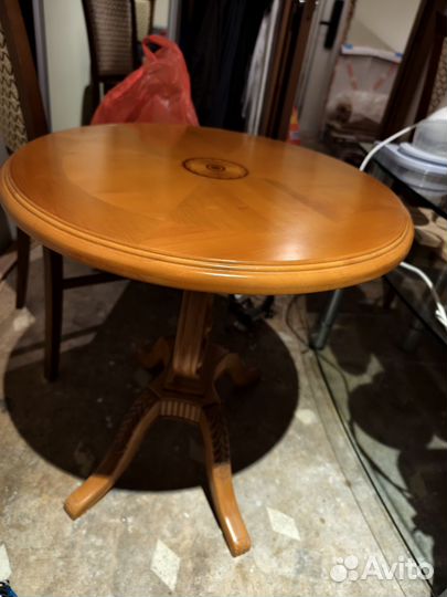 Стол круглый деревянный