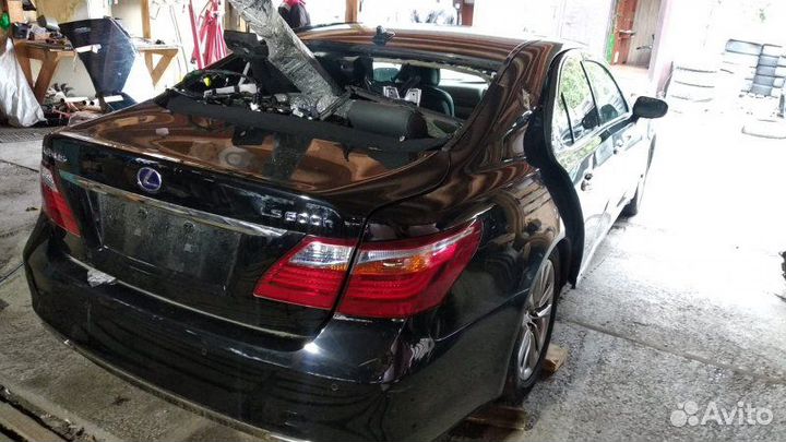 Блок предохранителей левый Lexus Ls600H UVF45