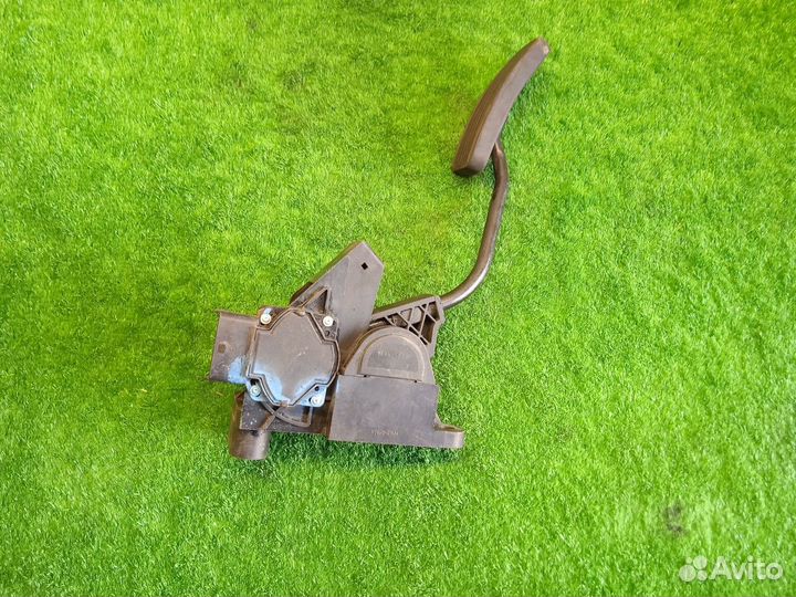 Педаль акселератора (газа) Opel Astra