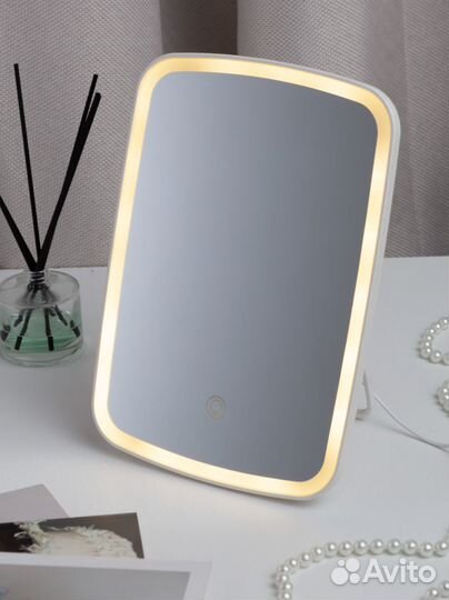 Зеркало с LED подсветкой для макияжа