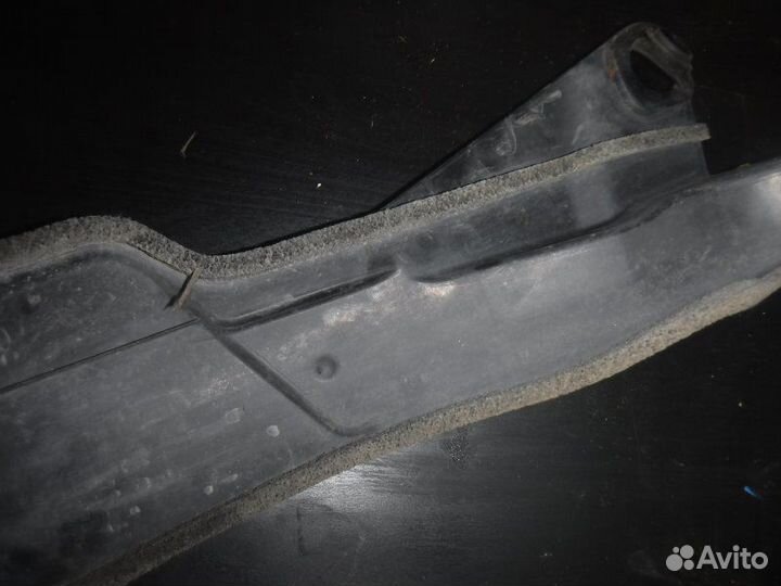 Пыльник крыла передний левый Toyota Corolla 151