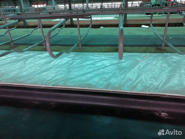 Укладка матов и резинового покрытия для крс