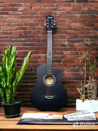 Акустическая гитара на подарок