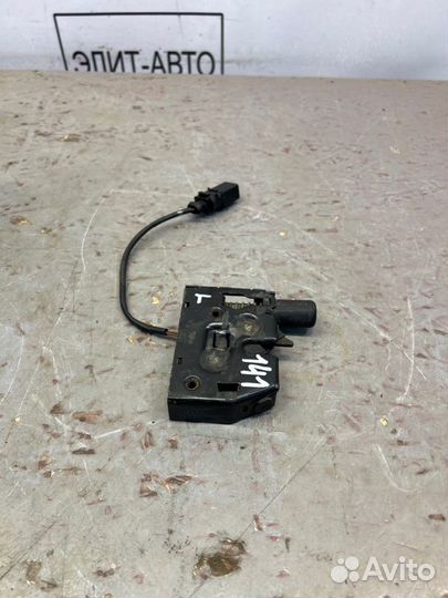 Замок капота левый Audi A6 C7 3.0 2012