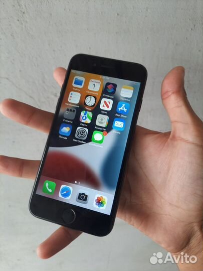 Телефон iPhone 7