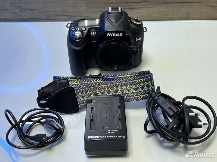 Зеркальный фотоаппарат Nikon d90 body