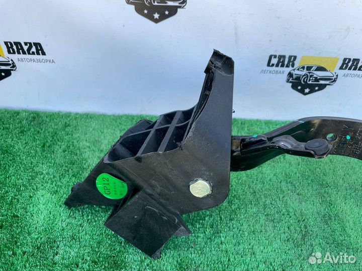 Педаль тормоза Geely Emgrand X7