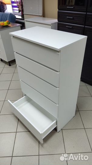 Комод белый 5 ящиков