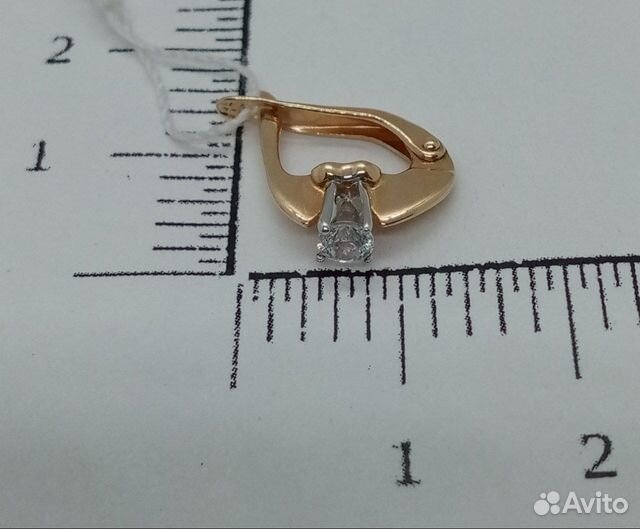 Серьги с синтетическим камнем Золото