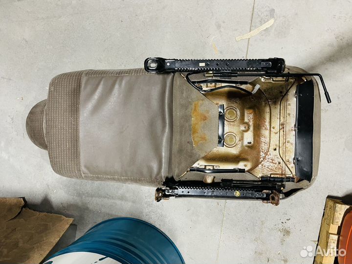 Передние сиденья Honda Civic VI ek3